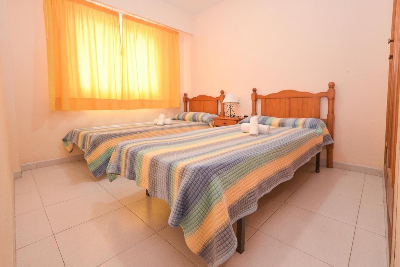 Apartamentos Marblau Las Alondras-Julio Y Agosto Solo Familias 甘迪亚 外观 照片